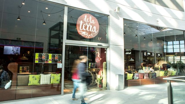 Maquinaria y mobiliario para montar restaurante