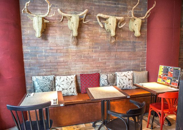 Maquinaria y mobiliario para montar restaurante