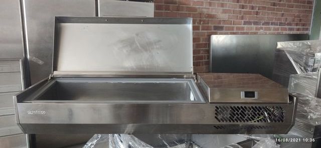 Maquinaria y mobiliario para montar restaurante