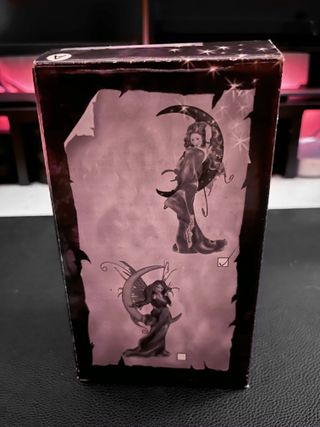 Statuetta Fata notturna su luna