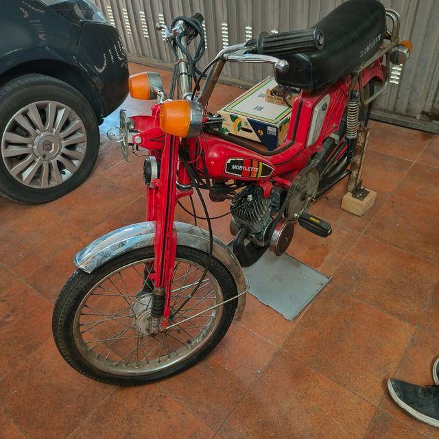 Movilete con papeles