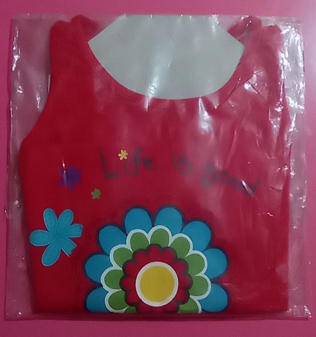 Camiseta de tirantes, edad 4 años.
