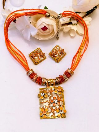 Conjunto de collar y pendientes Vintage 