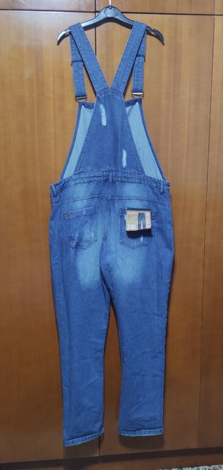 Peto denim con rotos
