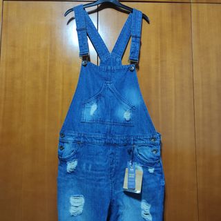 Peto denim con rotos