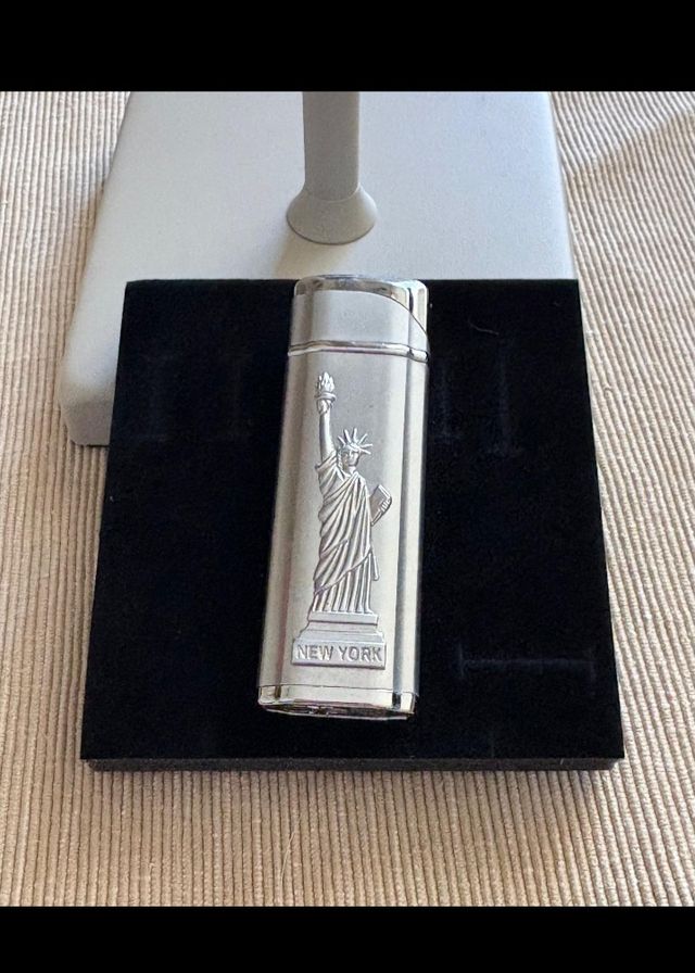 Accendini Parigi New York