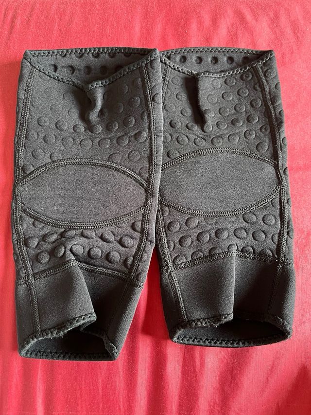 Dos Rodilleras De Neopreno Larga Abierta Nike