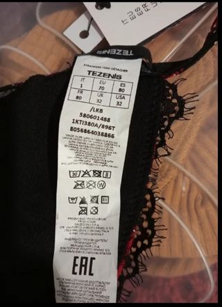 Sujetador encaje negro y rojo corazones