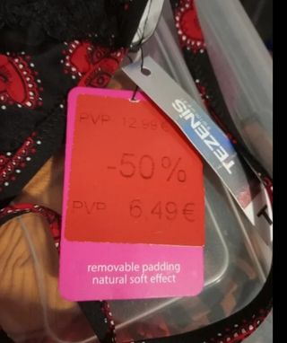 Sujetador encaje negro y rojo corazones