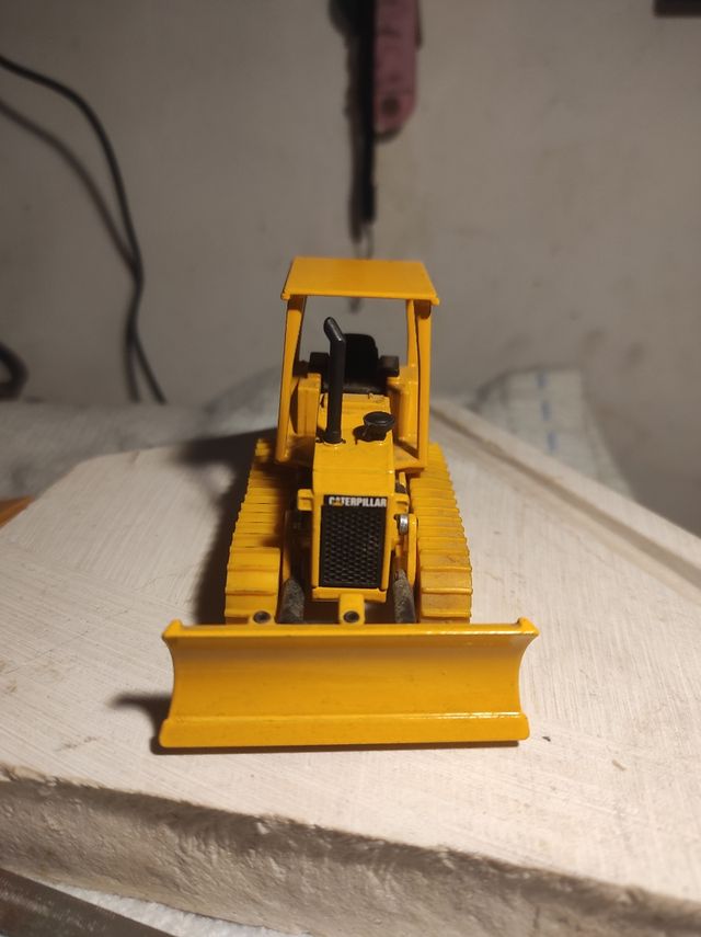 Modellino Caterpillar D5C JOAL