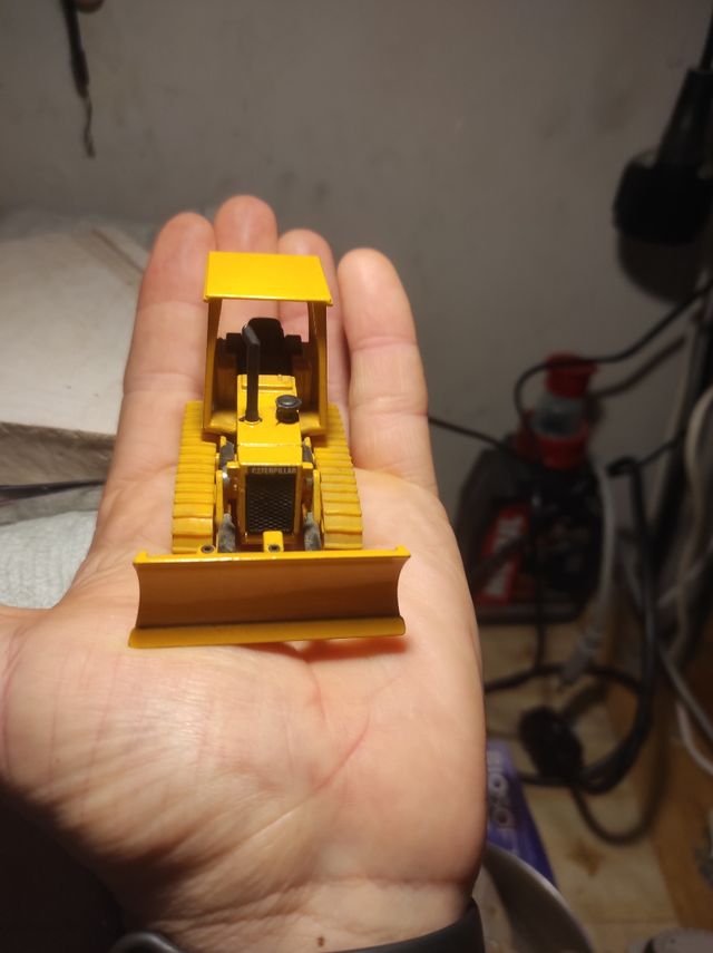 Modellino Caterpillar D5C JOAL