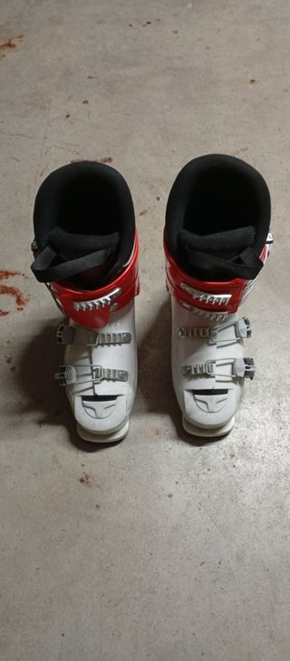 Skis 1,20 cm y botas 23,5