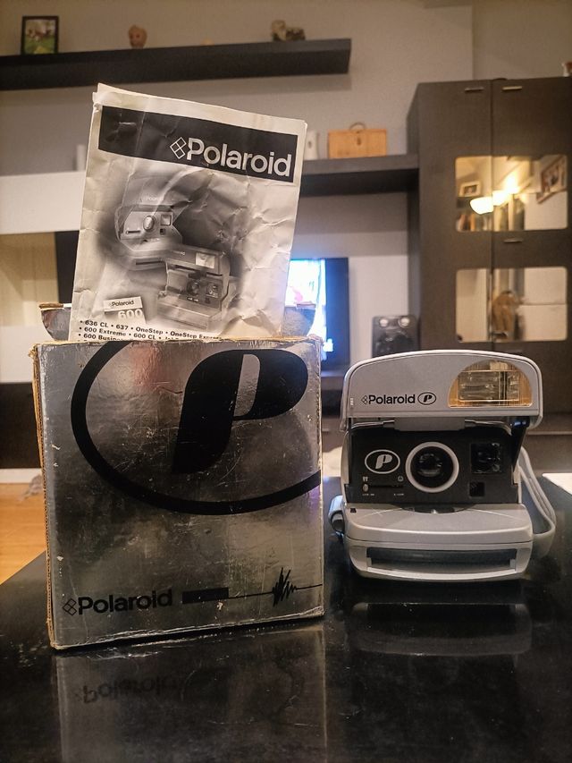 Cámara instantánea polaroid 600
