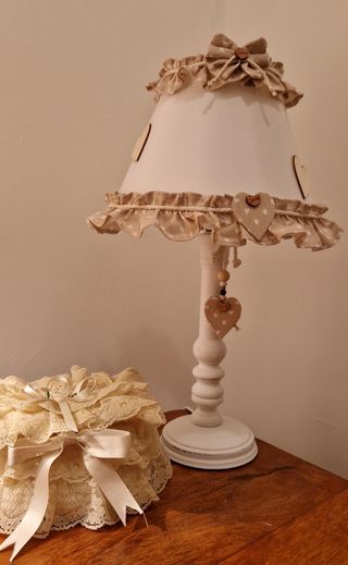 Coppia di lampade shabby chic nuove 