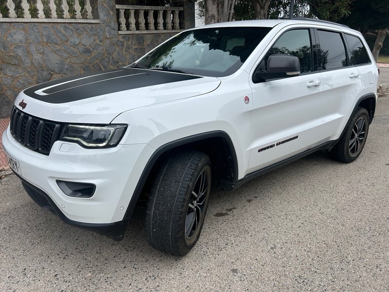 Jeep Grand Cherokee - foto 1