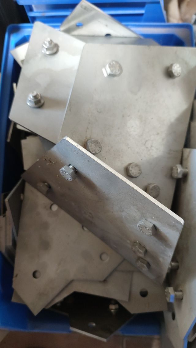 Tornillería para placas