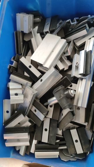 Tornillería para placas