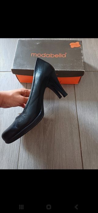 Tacones negros piel