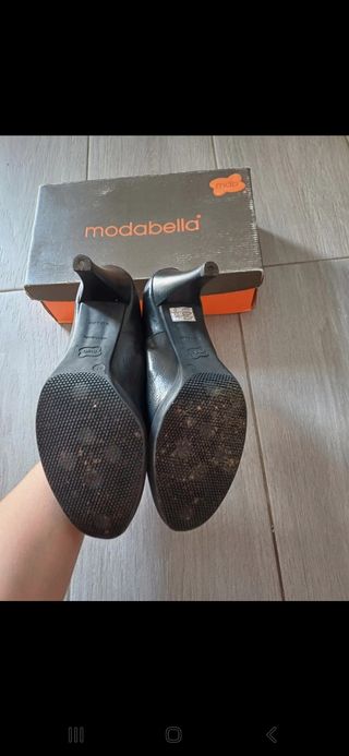Tacones negros piel