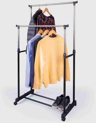 stand in metallo regolabile in altezza