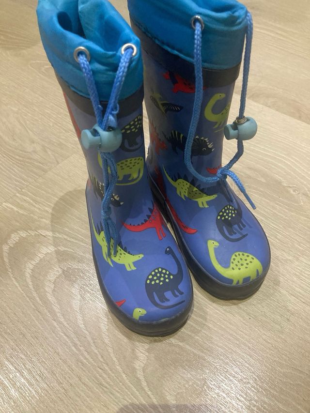 Botas de agua y chubasquero