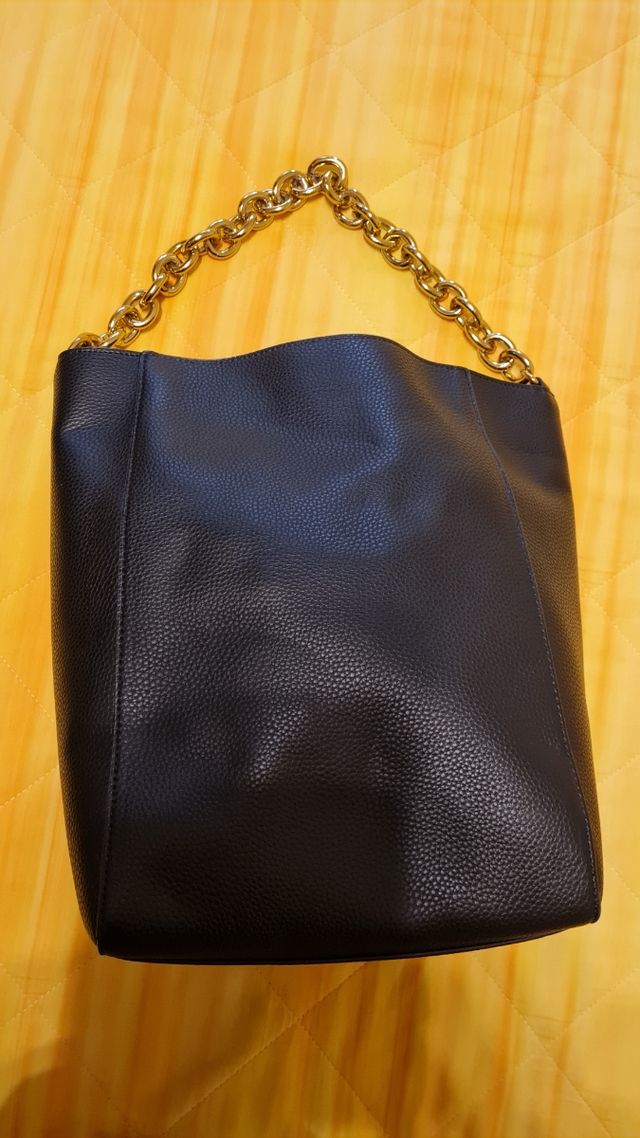 Borsa in ecopelle nera a secchiello