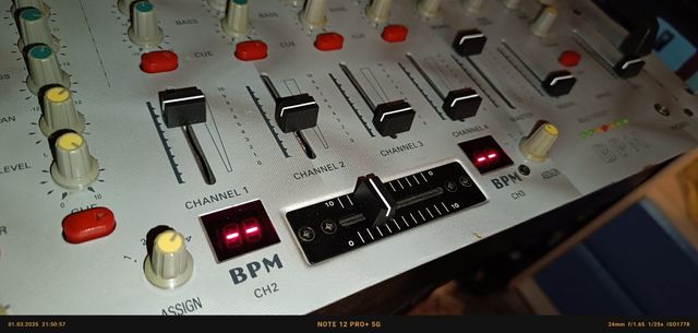 Mesa de MESCLAS fonestar