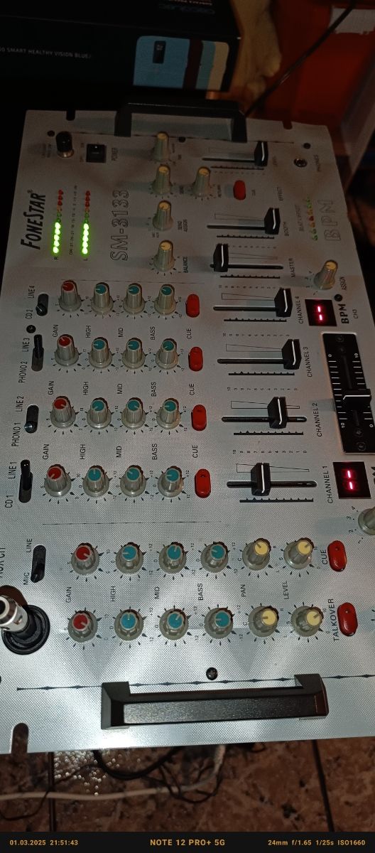 Mesa de MESCLAS fonestar