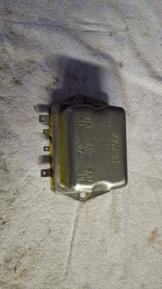 Regulador de corriente seat 600
