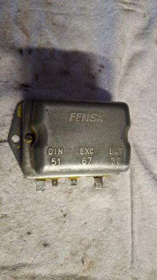 Regulador de corriente seat 600