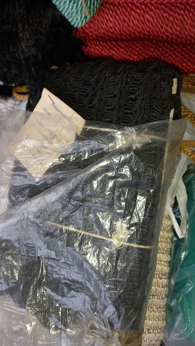 PASAMANERIA MATERIAL GALÓN , HILO DE SEDA,RAYÓN.