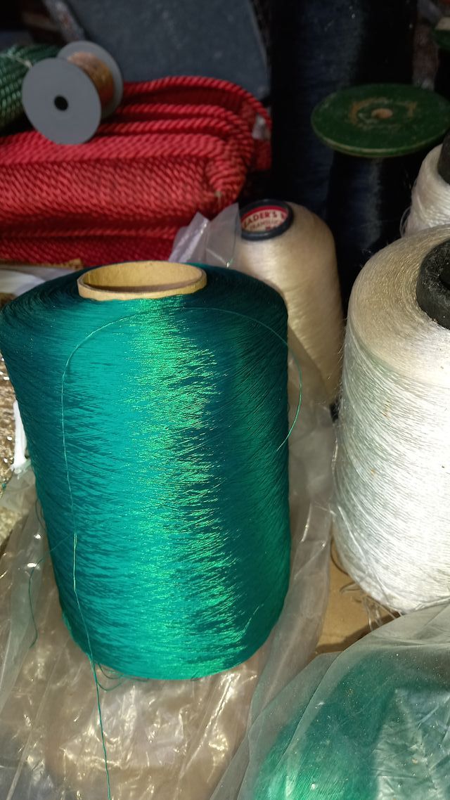 PASAMANERIA MATERIAL GALÓN , HILO DE SEDA,RAYÓN.