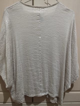 Chaqueta beige con lentejuelas muy pequeñas