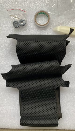 COPRIVOLANTE FORD FIESTA CMAX FOCUS IN PELLE NUOVO