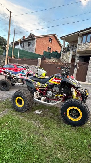 Suzuki LTZ 400 Black Edition