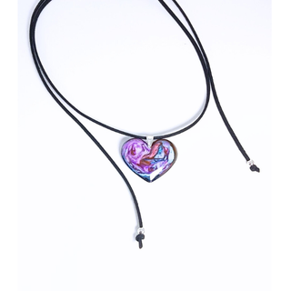 Collar de Resina en Forma de Corazón