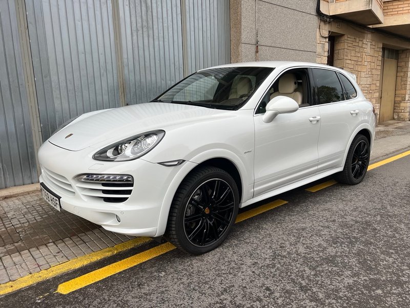 Porsche Cayenne 2013 - foto 1