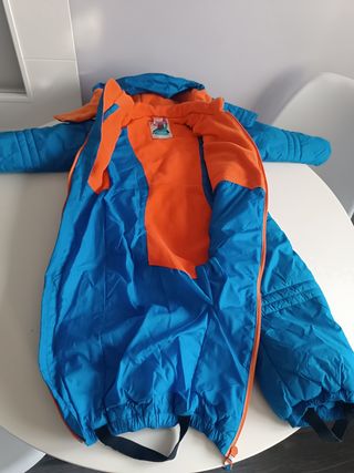 Mono de esquí o nieve azul