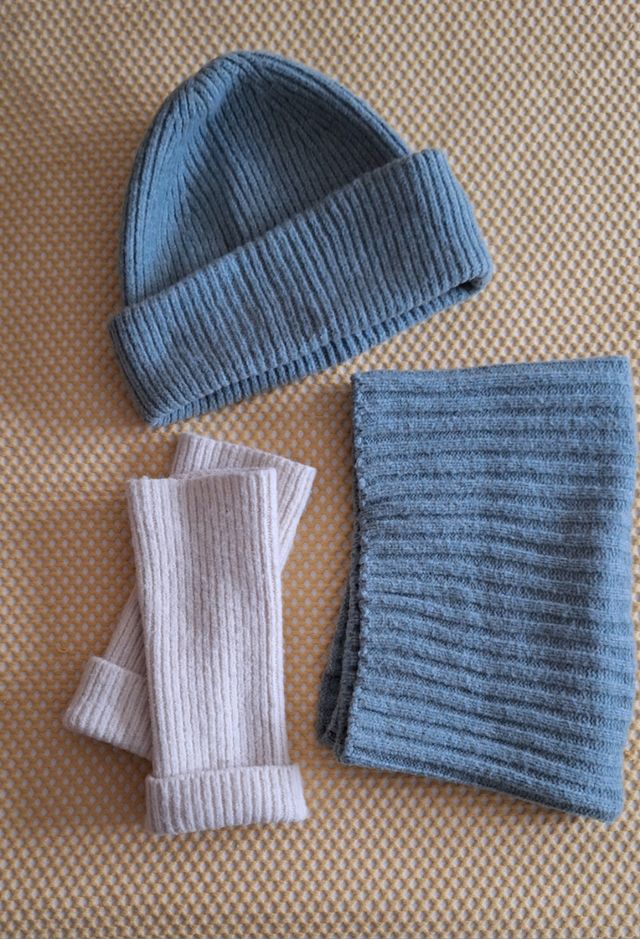 Gorro, cuello y mitones de invierno 