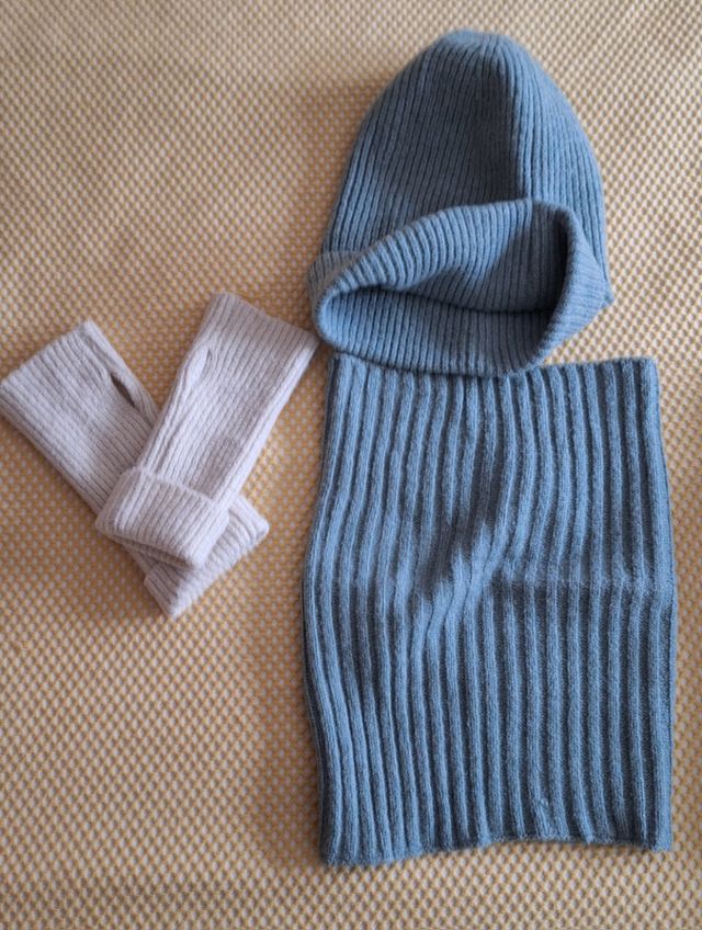 Gorro, cuello y mitones de invierno 