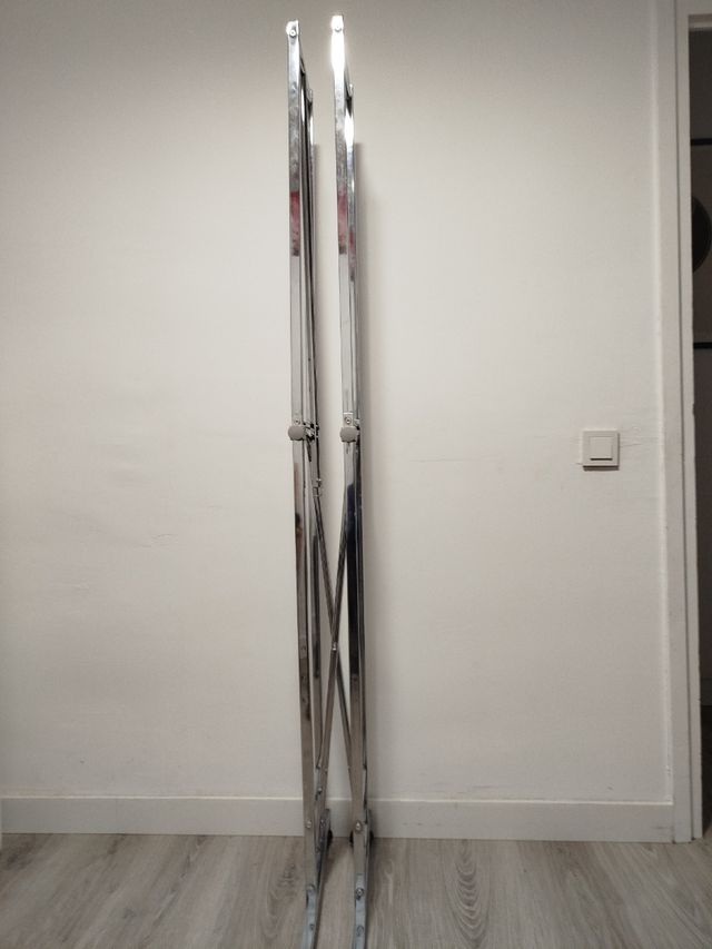 Burra perchero con ruedas plegable 