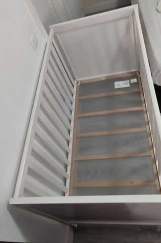 Cuna y colchón Ikea