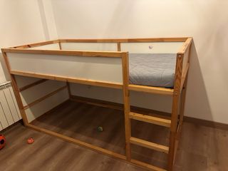 Litera Ikea de madera