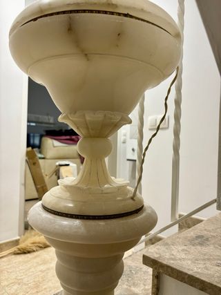 Lampara de pie de mármol