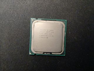 3 CPU : 2 INTEL XEON QUAD + 1 CORE 2DUO (LGA775)