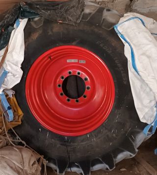 2 Llantas para neumáticos cosechadora