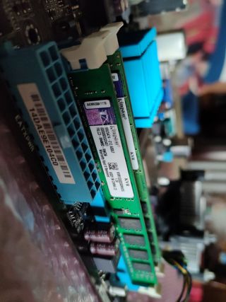 Kit Main Asus P5G41T-M LX3 Cpu intel E5700 4Gb DD