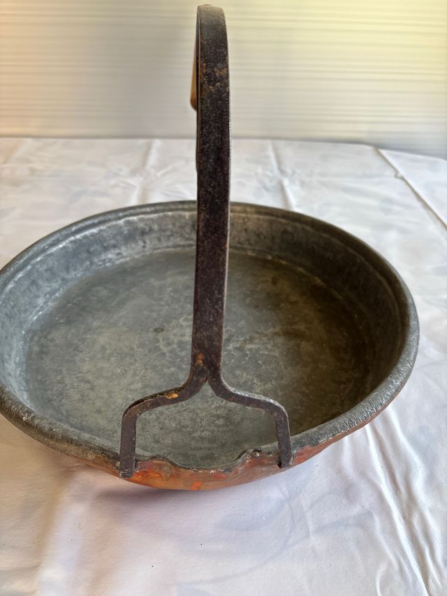 Antica padella in rame centrotavola