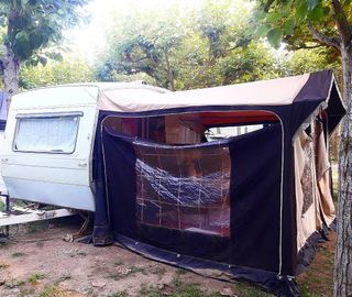 Caravana con avancé