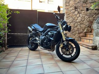 Triumph street triple